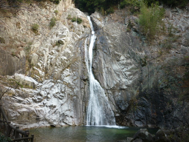 布引の滝の雄滝